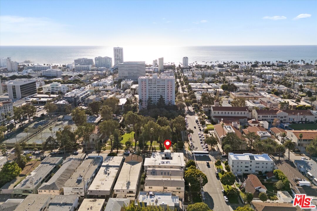 1101 Lincoln Blvd Unit: 2D