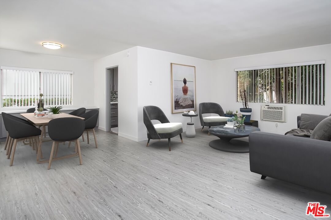 450 S LOS ROBLES AVE Unit: 8