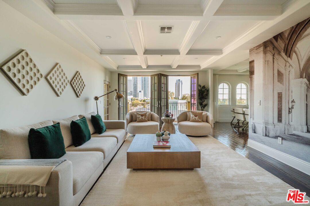 1835 Pandora Ave Unit: 402