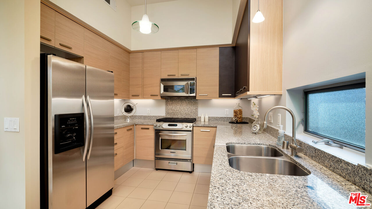 12411 Pacific Ave Unit: 101