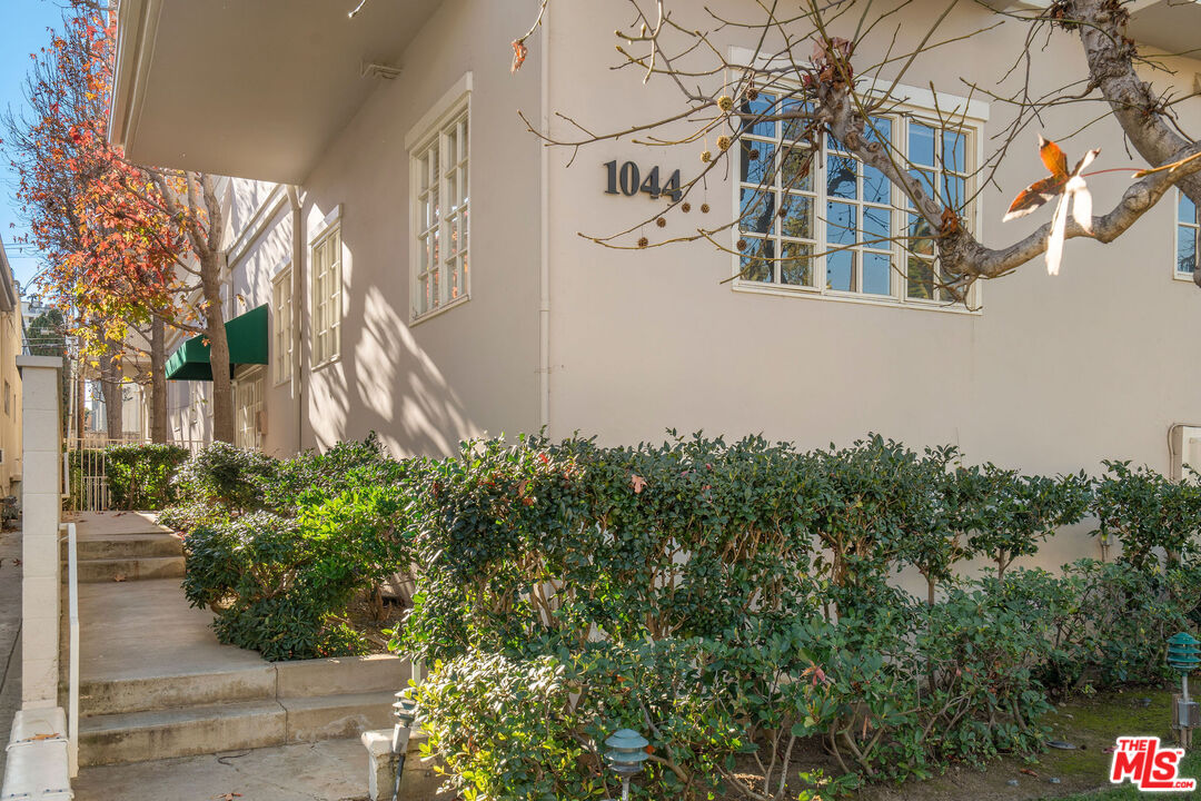 1040 4th St Unit: 106