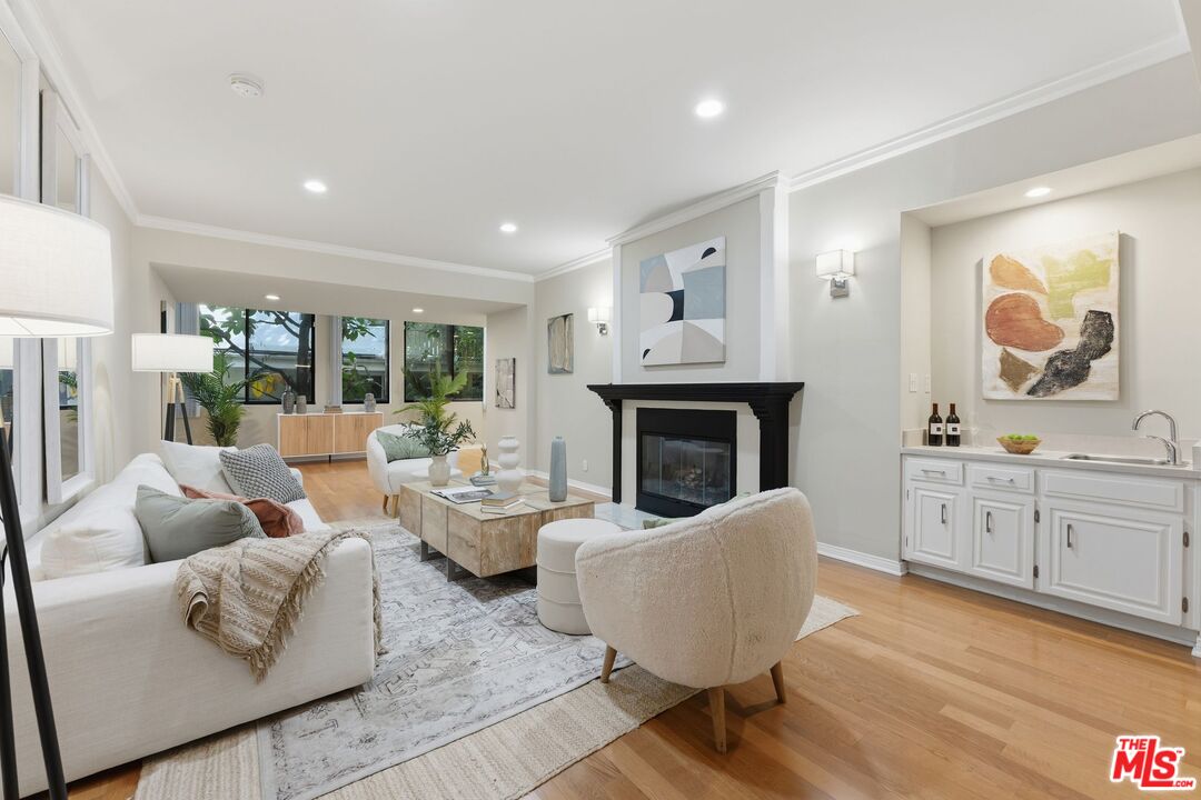 11939 GORHAM AVE Unit: 103