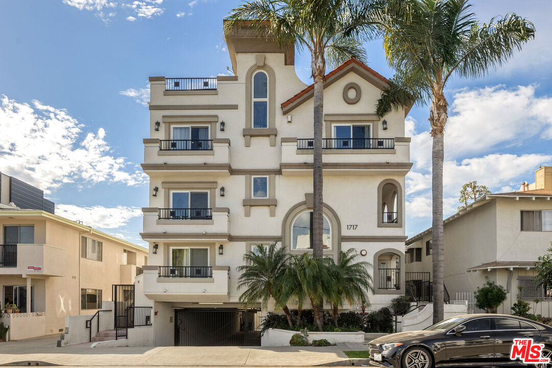 Photo of 1717 S Barrington Ave #103, Los Angeles, CA 90025