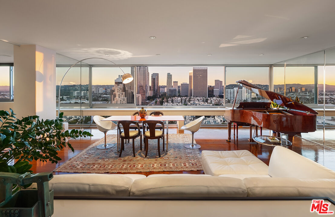 2220 Avenue Of The Stars Unit: 1802W