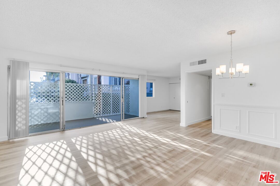 825 Gretna Green Way Unit: X