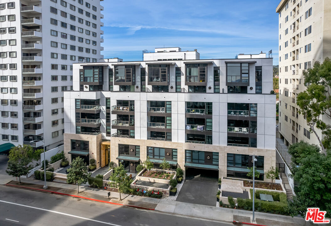 10777 Wilshire Blvd Unit: 403
