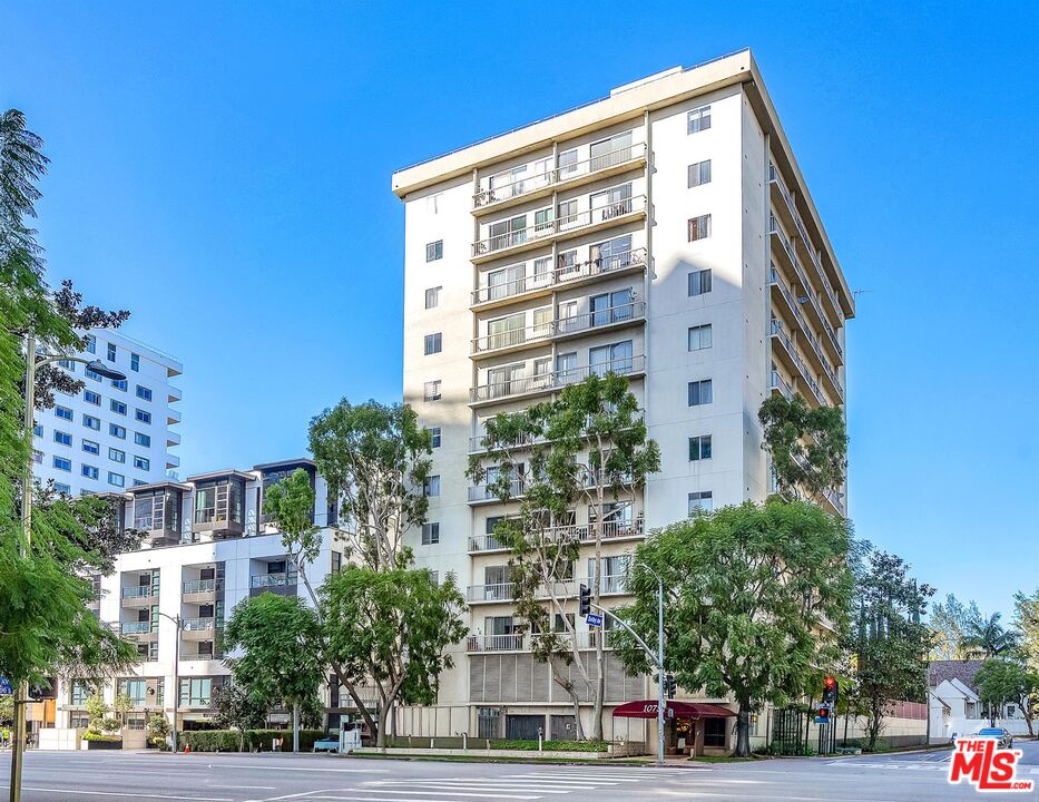 10751 Wilshire Blvd Unit: 909