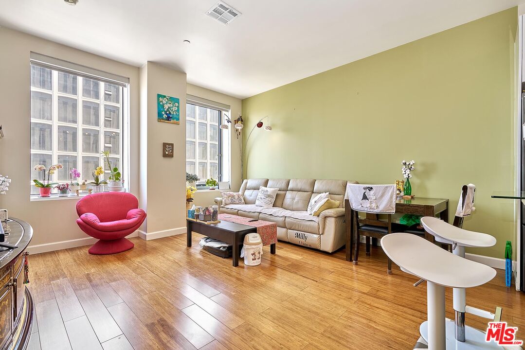 3810 Wilshire Blvd Unit: 801