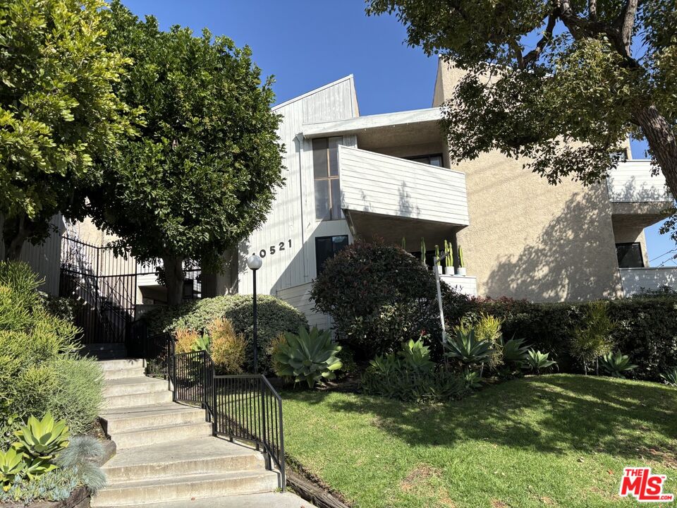 10521 National Blvd Unit: 115