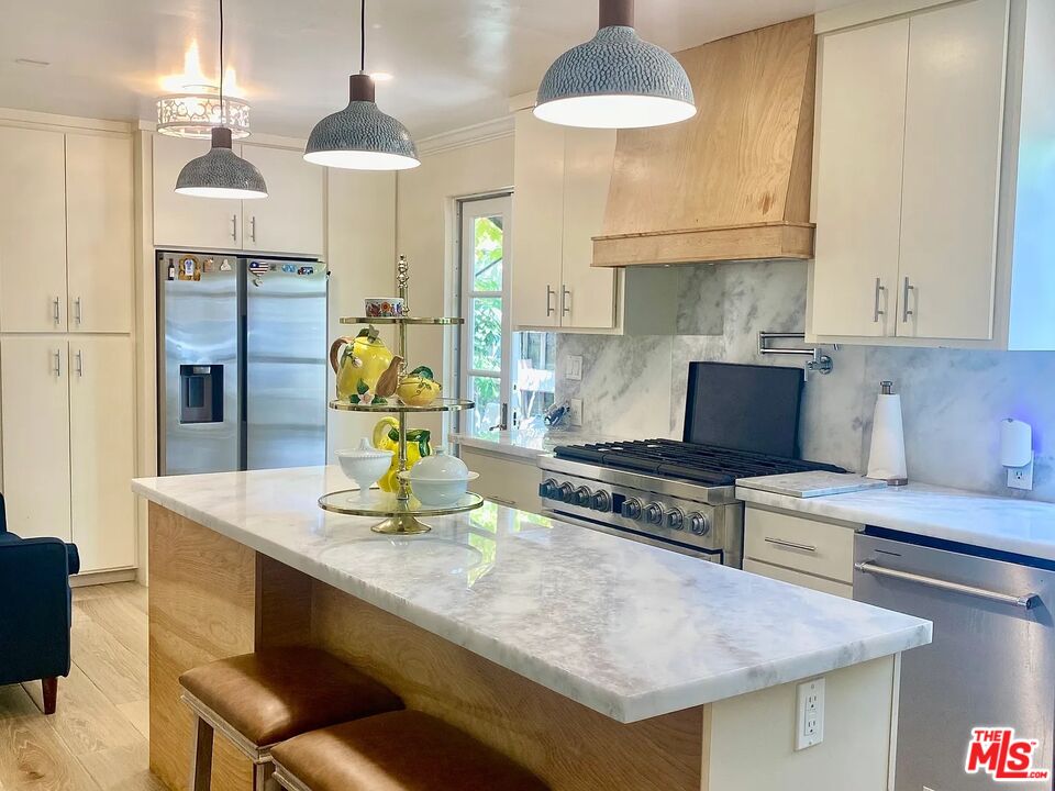 11323 Mississippi Ave