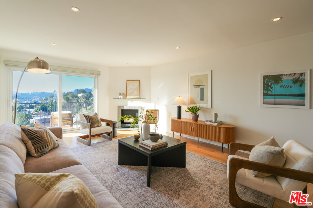 1707 Micheltorena St Unit: 308