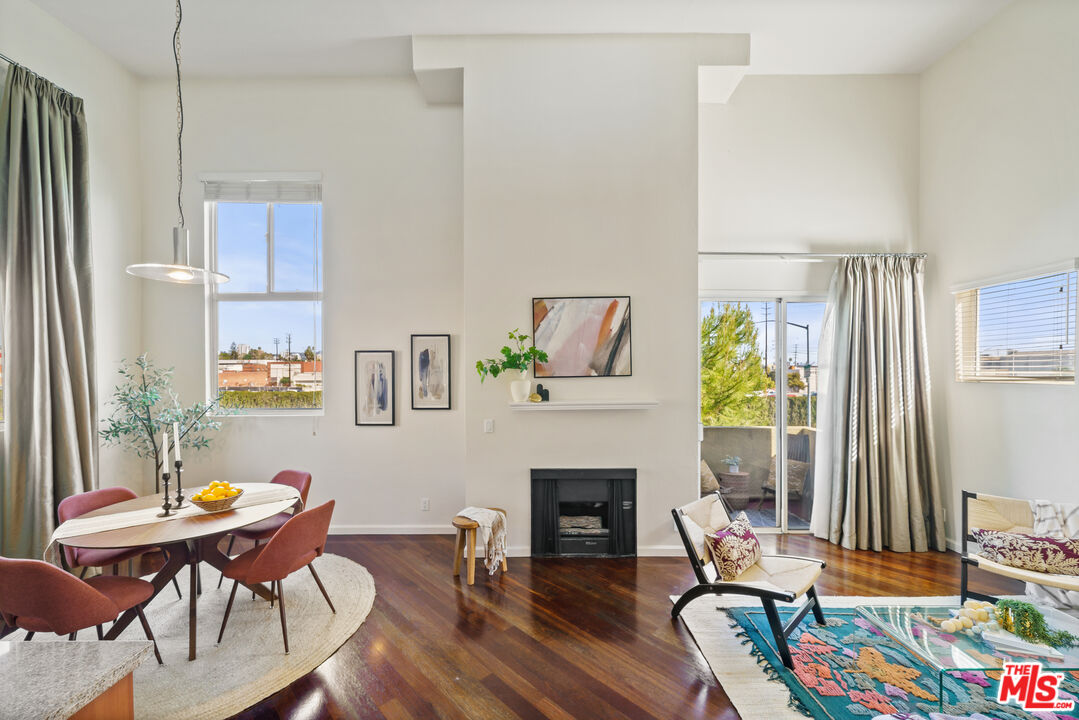 2045 Beloit Ave Unit: 306