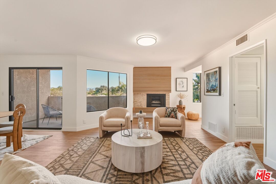 12321 Ocean Park Blvd Unit: 9