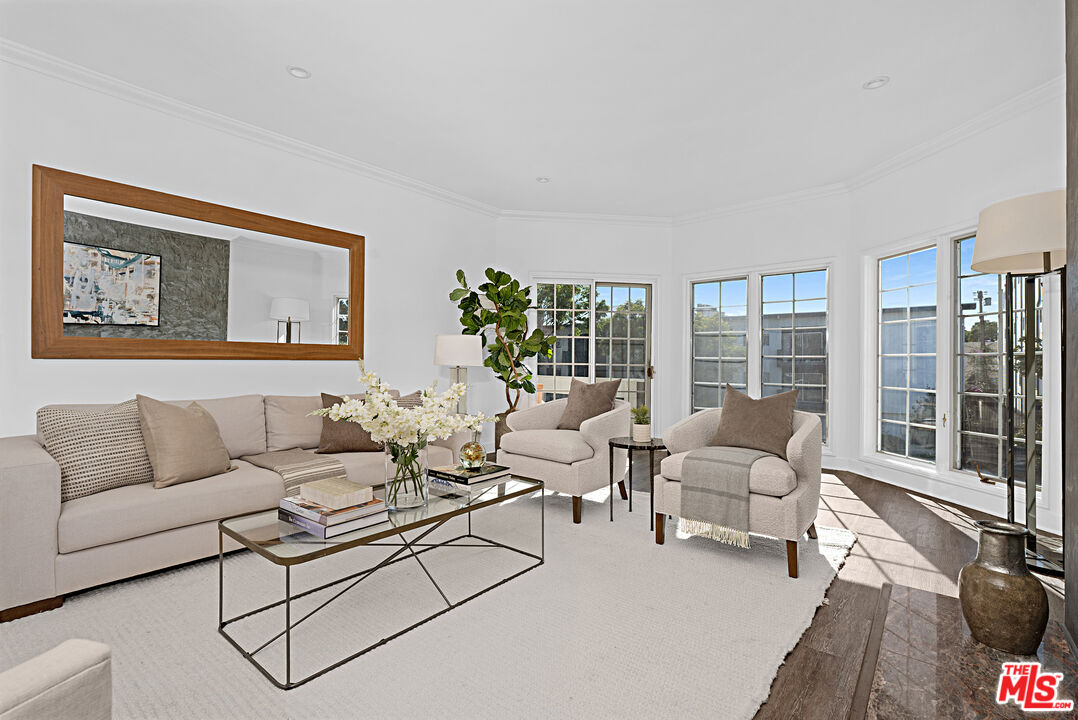 1840 Veteran Ave Unit: 206