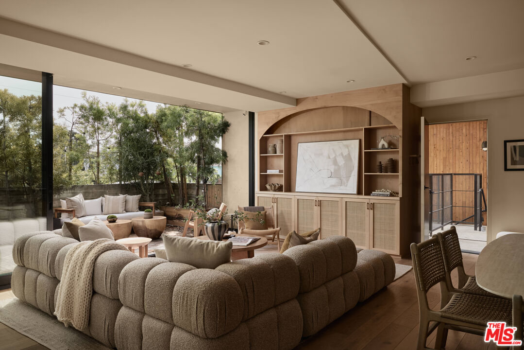 3214 Highland Ave Unit: 2