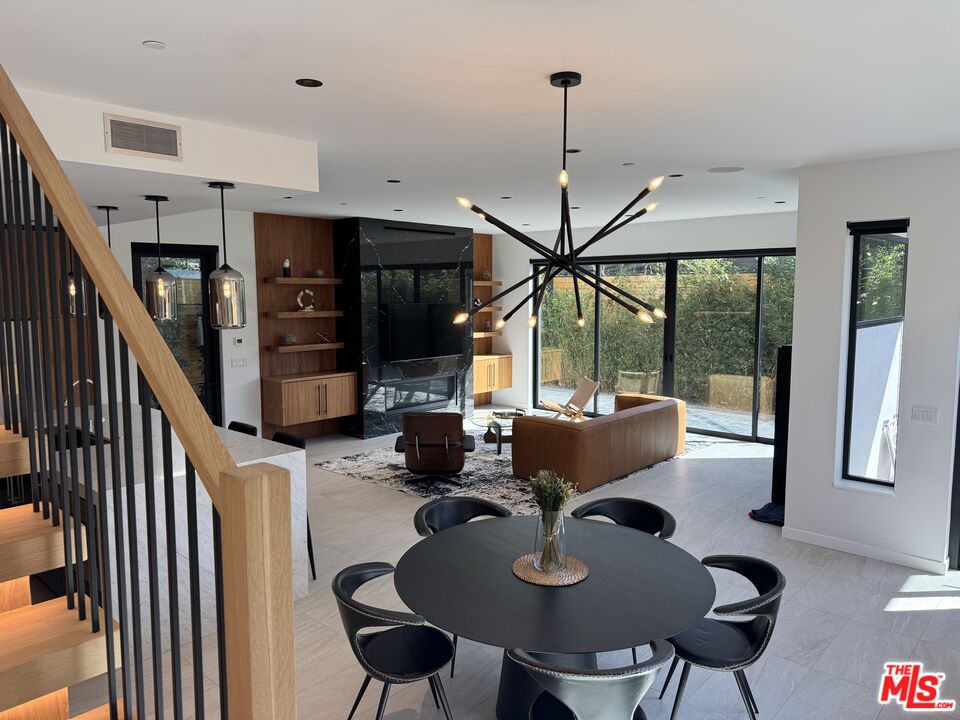 212 Bay St Unit: 103