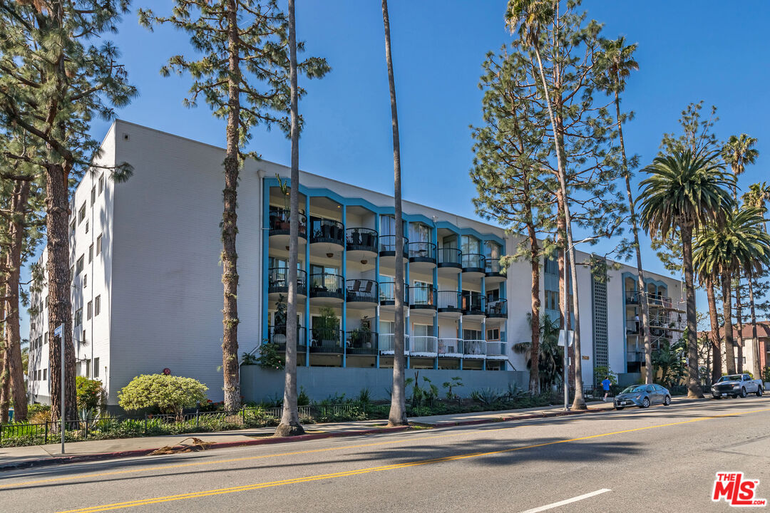 7560 Hollywood Blvd Unit: 108