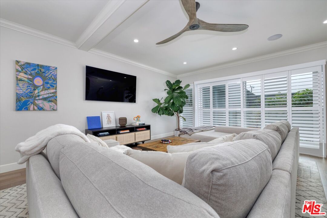 2021 California Ave Unit: 20