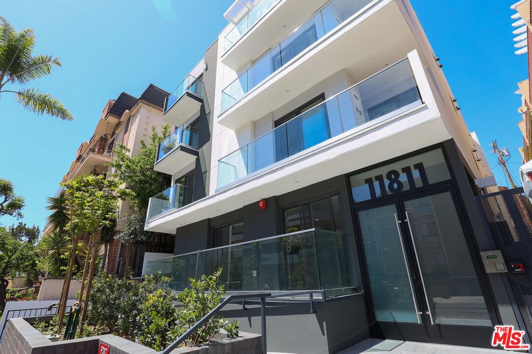 11811 Dorothy Unit: 302