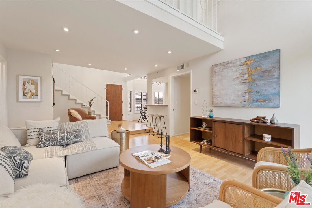 12321 Ocean Park Blvd Unit: 15