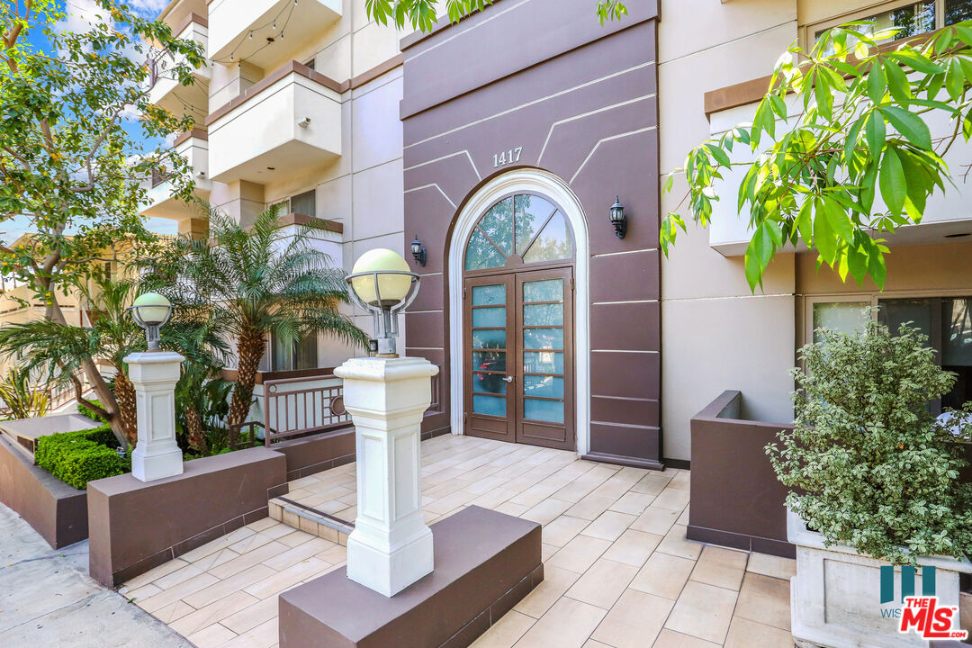 1417 Butler Ave Unit: ph4