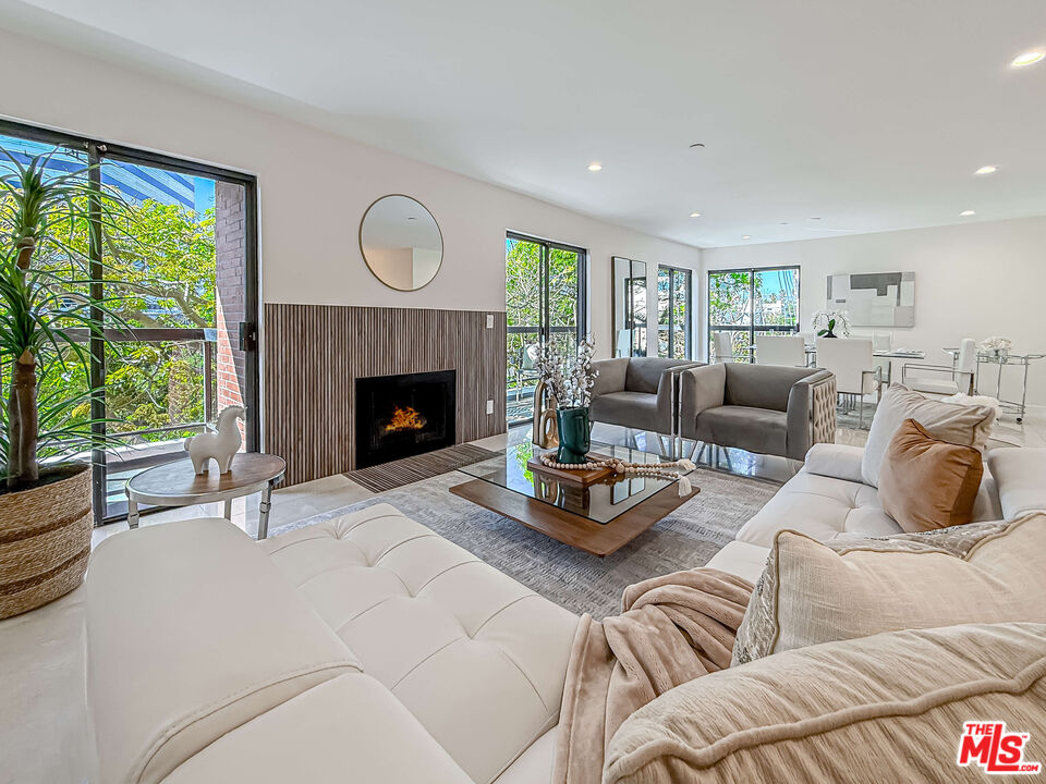 1133 5th St Unit: 301