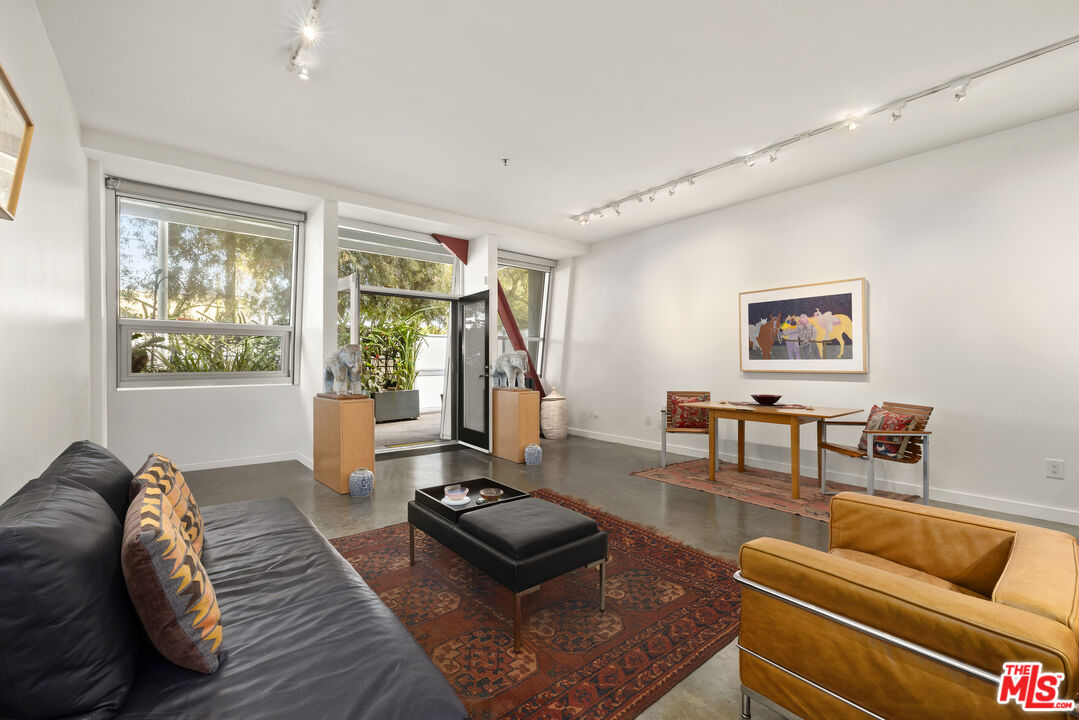 615 Hampton Dr Unit: B104