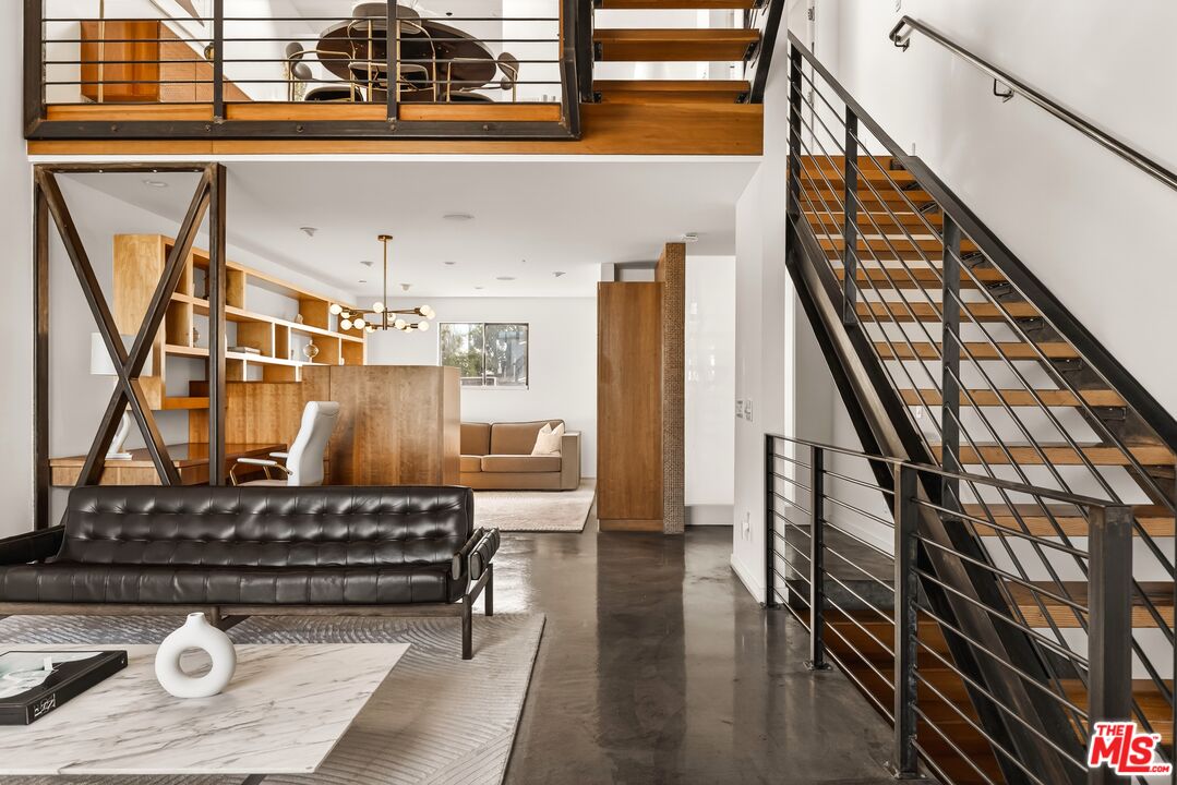 1113 Electric Ave Unit: 10