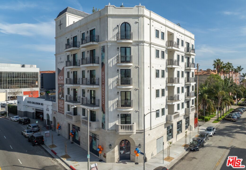 5768 W 3rd St Unit: 207