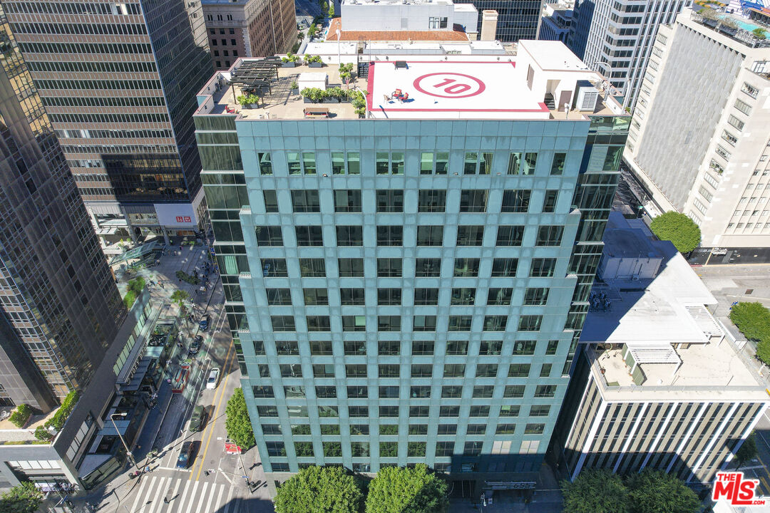 655 S Hope St Unit: 704