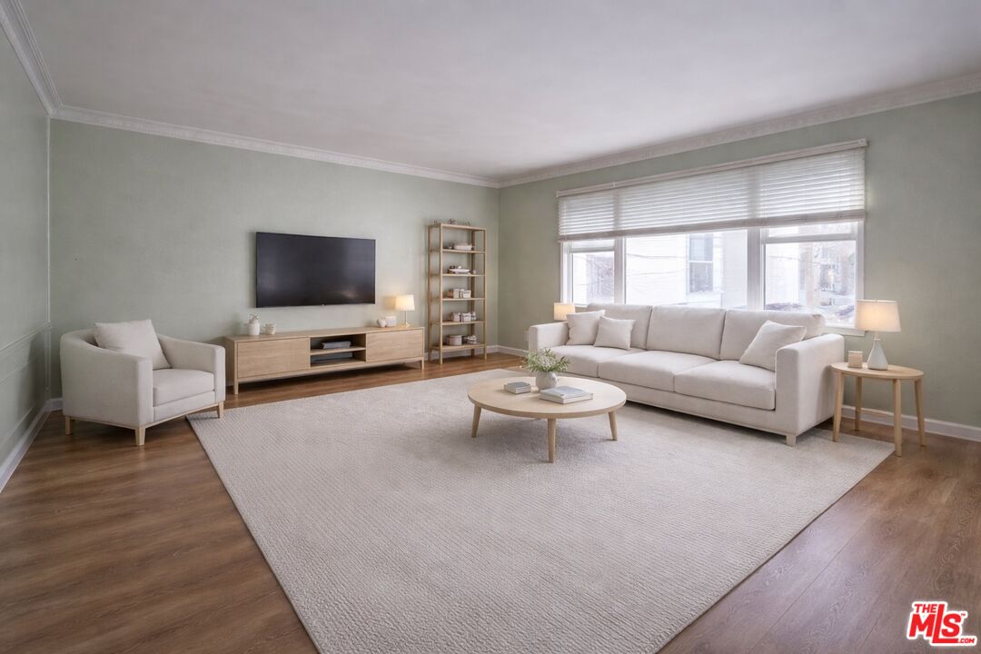 831 Austin Ave Unit: 5