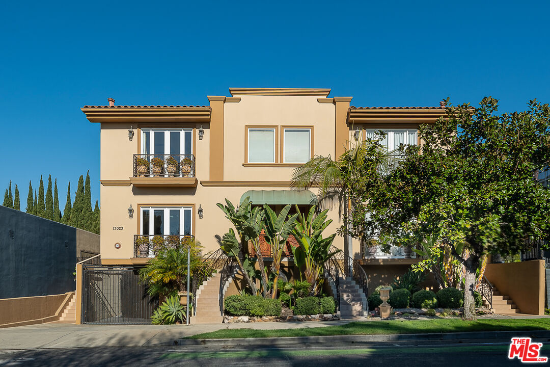 13023 Montana Ave Unit: 104