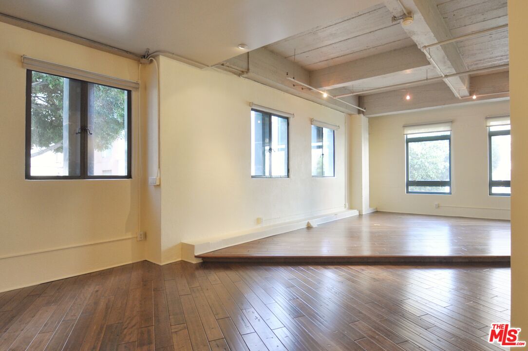 Photo of 849 S Broadway, Los Angeles, CA 90014