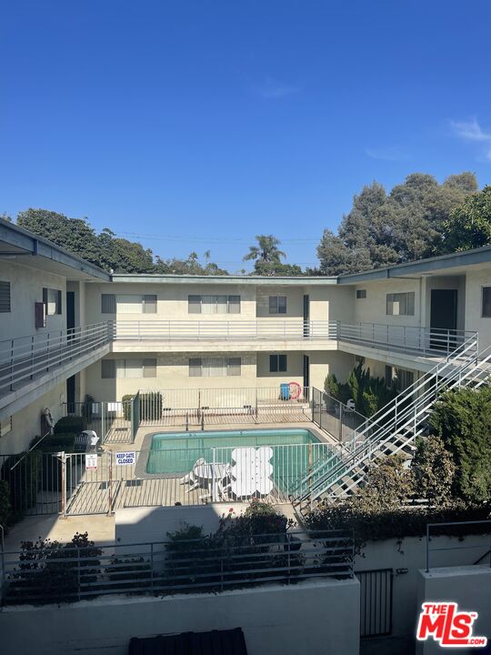 3686 S Centinela Ave Unit: 6