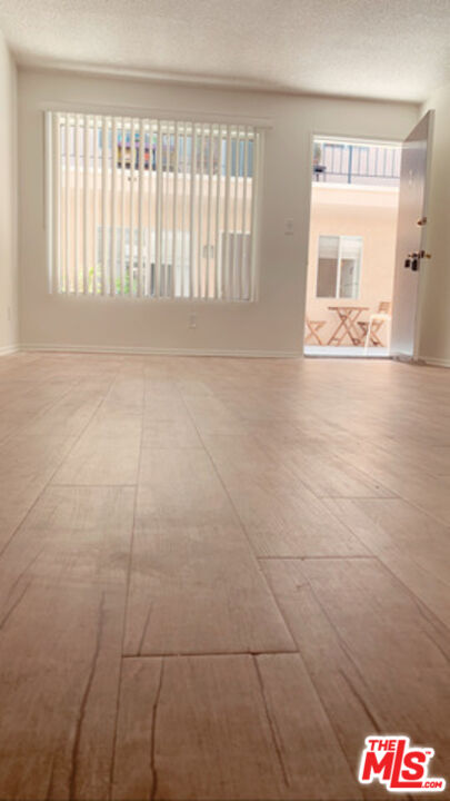 518 Raymond Ave Unit: 9