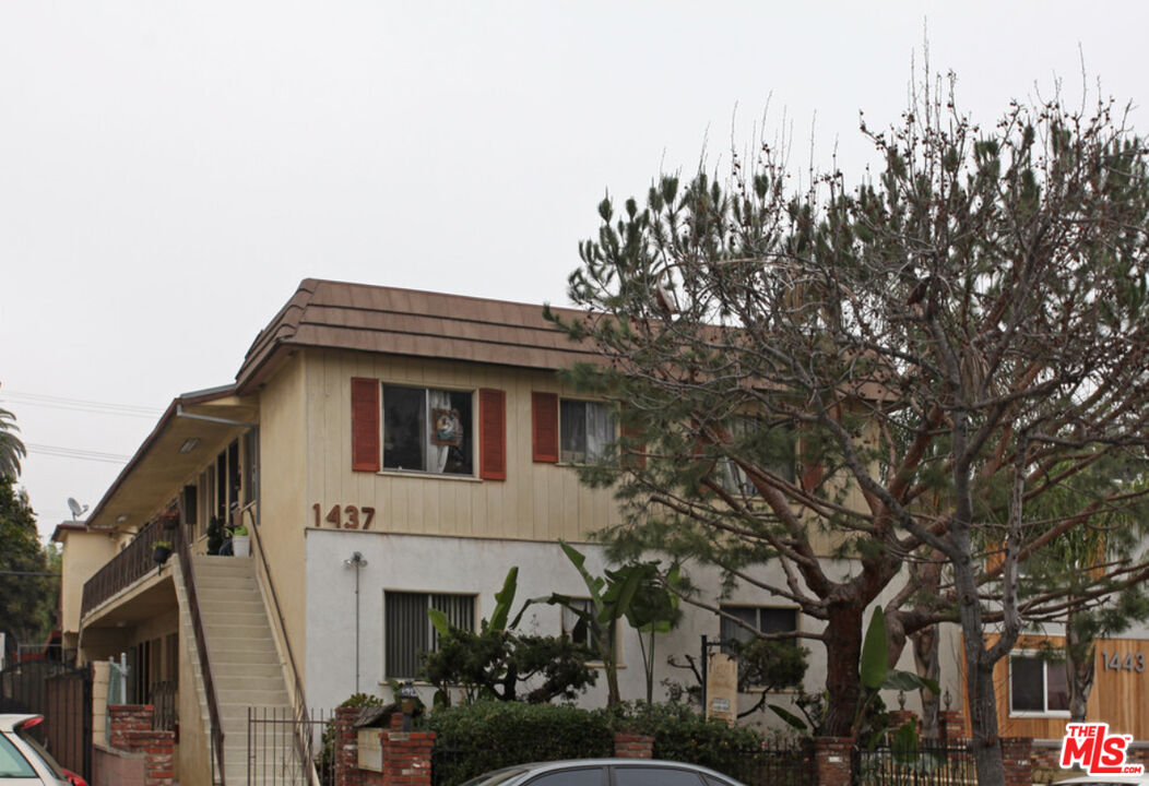 1437 11th St Unit: 2