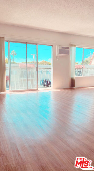 11081 ROSE AVE Unit: 10