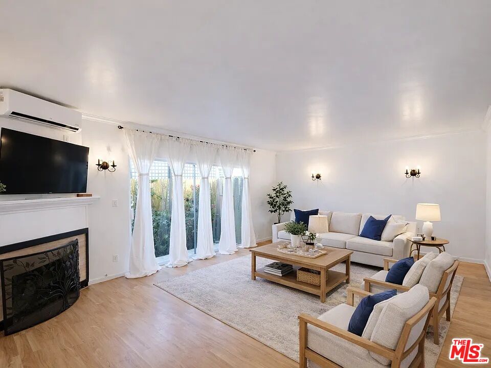 1141 19th St Unit: 5