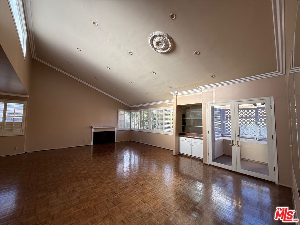 1500 Camden Ave Unit: 4C