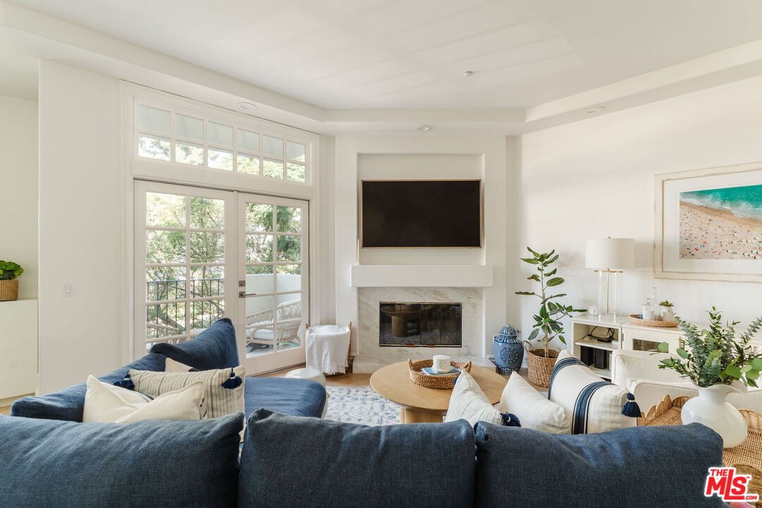 11680 Montana Ave Unit: 203