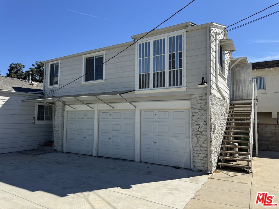 409 N Monterey St Unit: 1/2