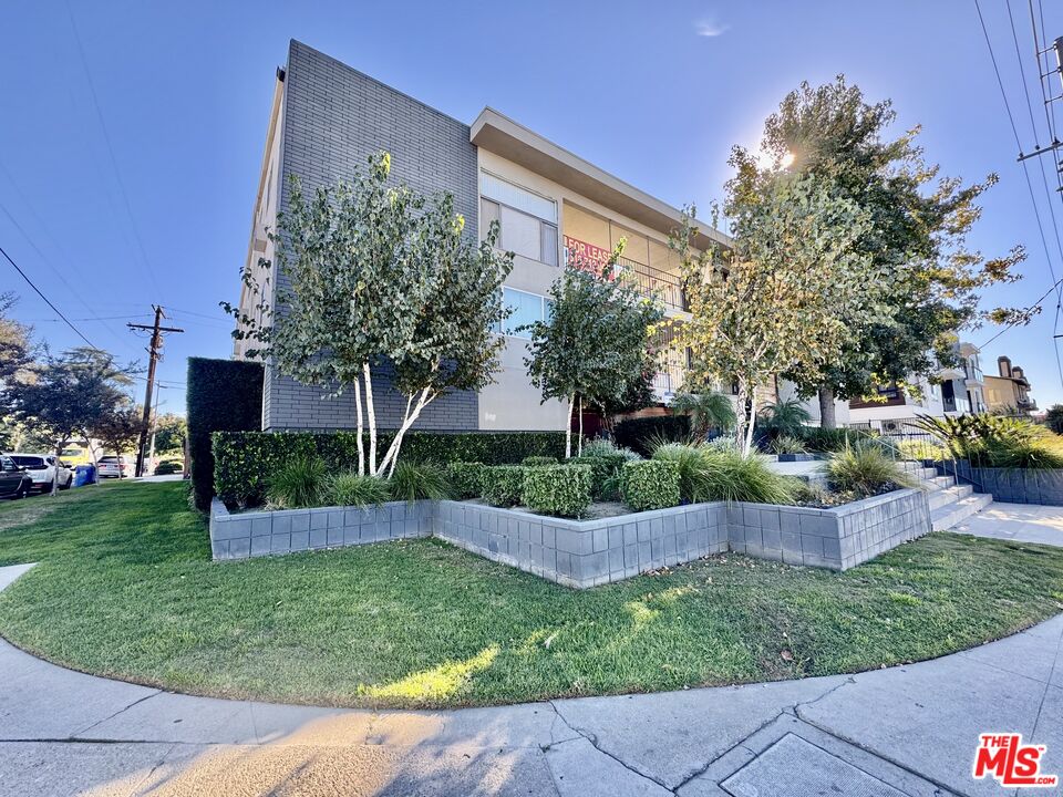 7524 Sepulveda Blvd Unit: 107