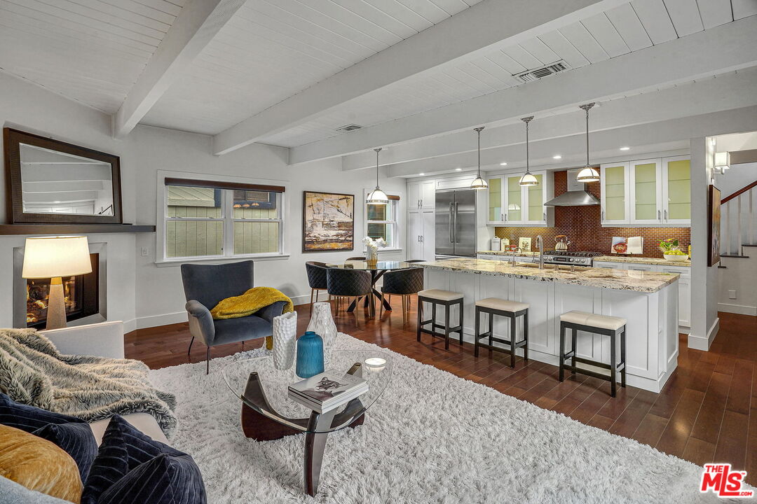 1100 N Beverly Glen Blvd