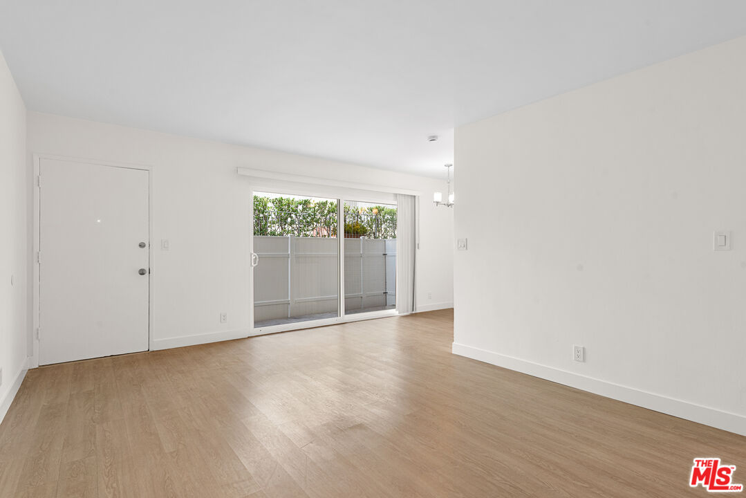 1433 Brockton Ave Unit: 3