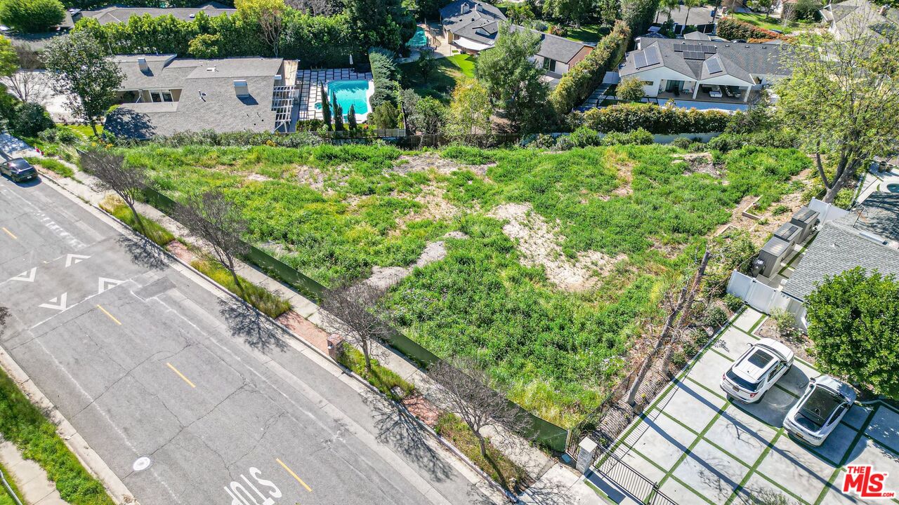 Photo of 20331 Wells Dr, Woodland Hills, CA 91364