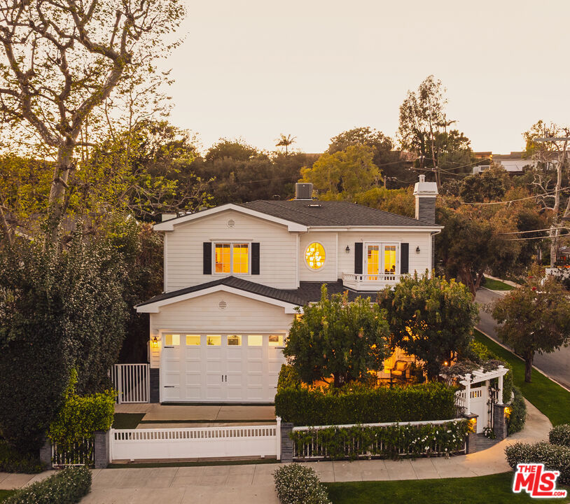 361 N Bowling Green Way