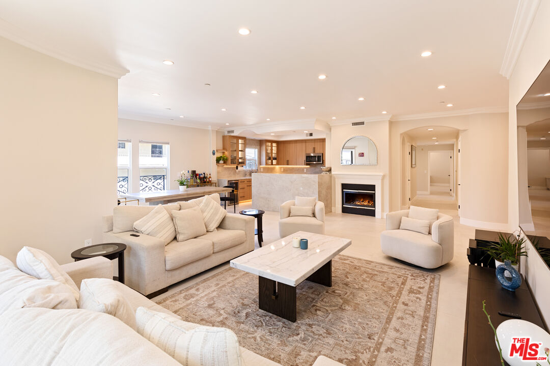 1862 S Bentley Ave Unit: 102