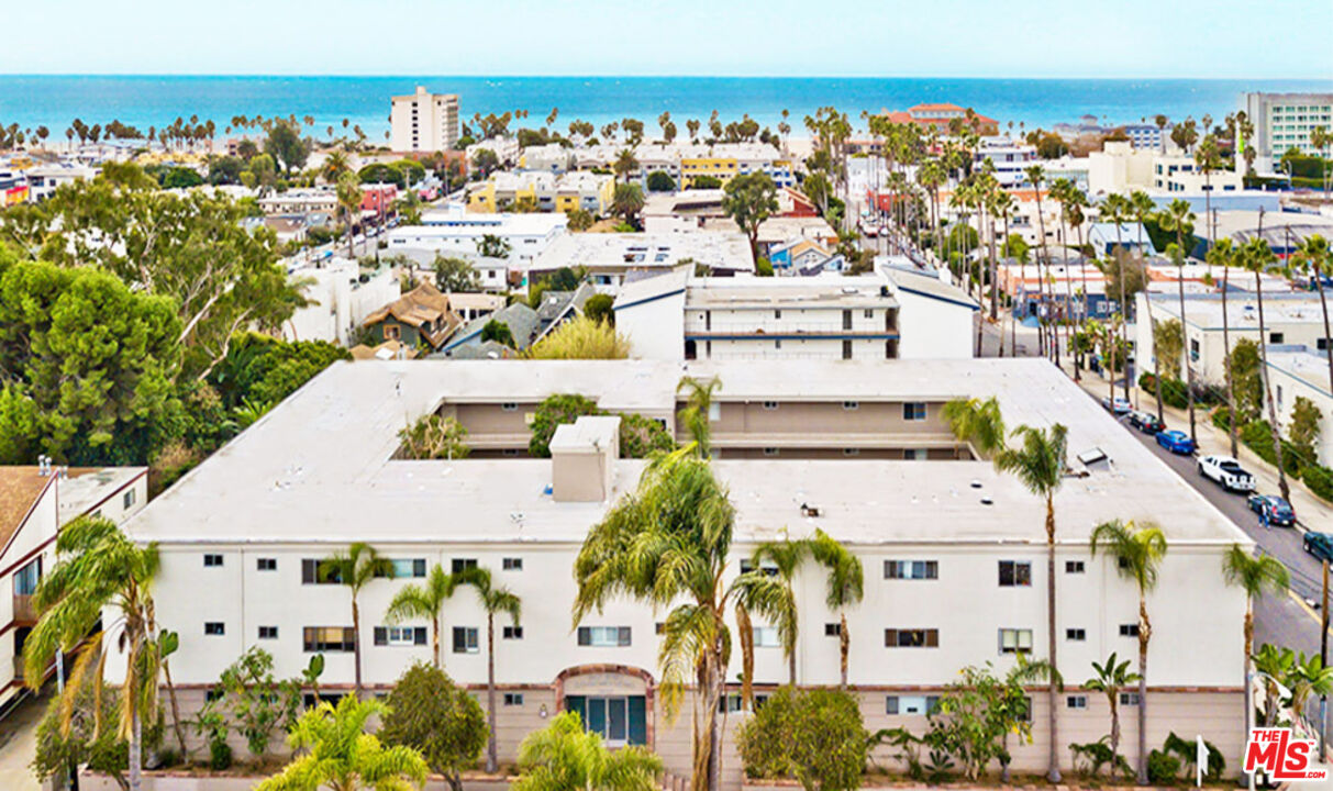 2002 4th St Unit: 203