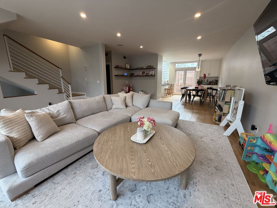 1128 22nd St Unit: 3