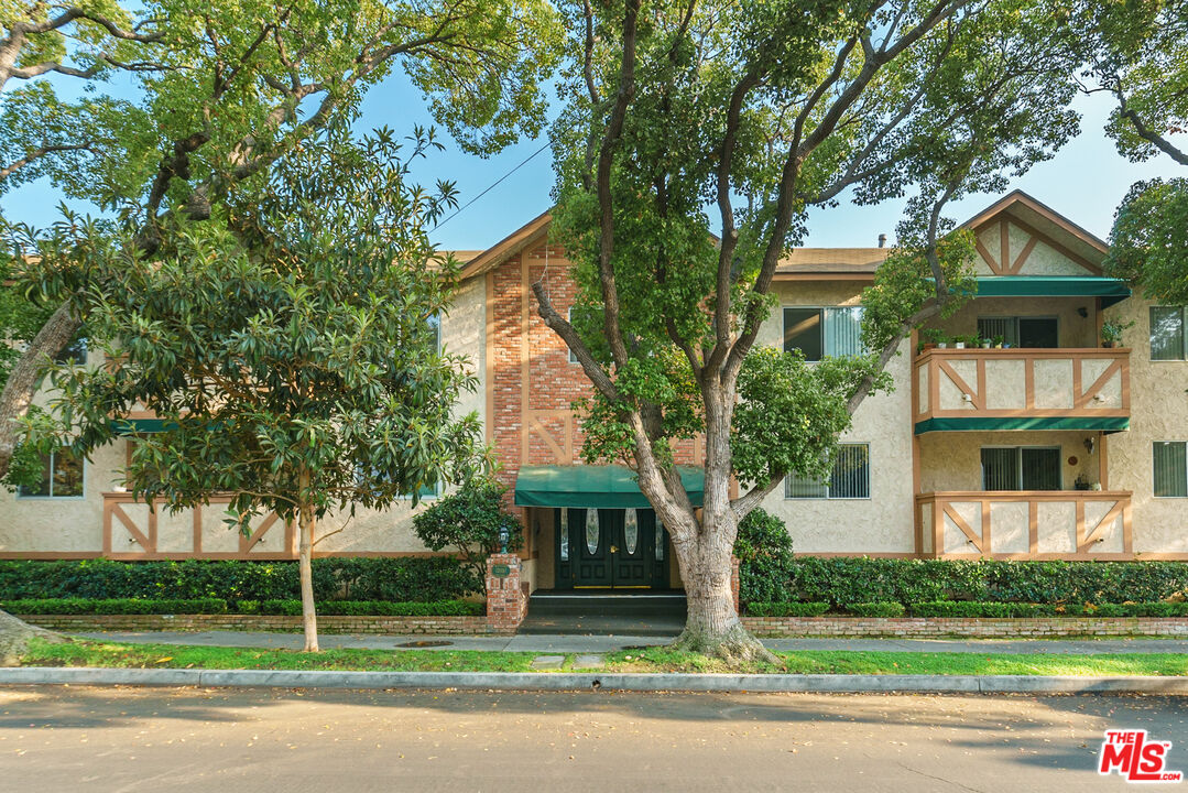 12030 Rochester Ave Unit: 210